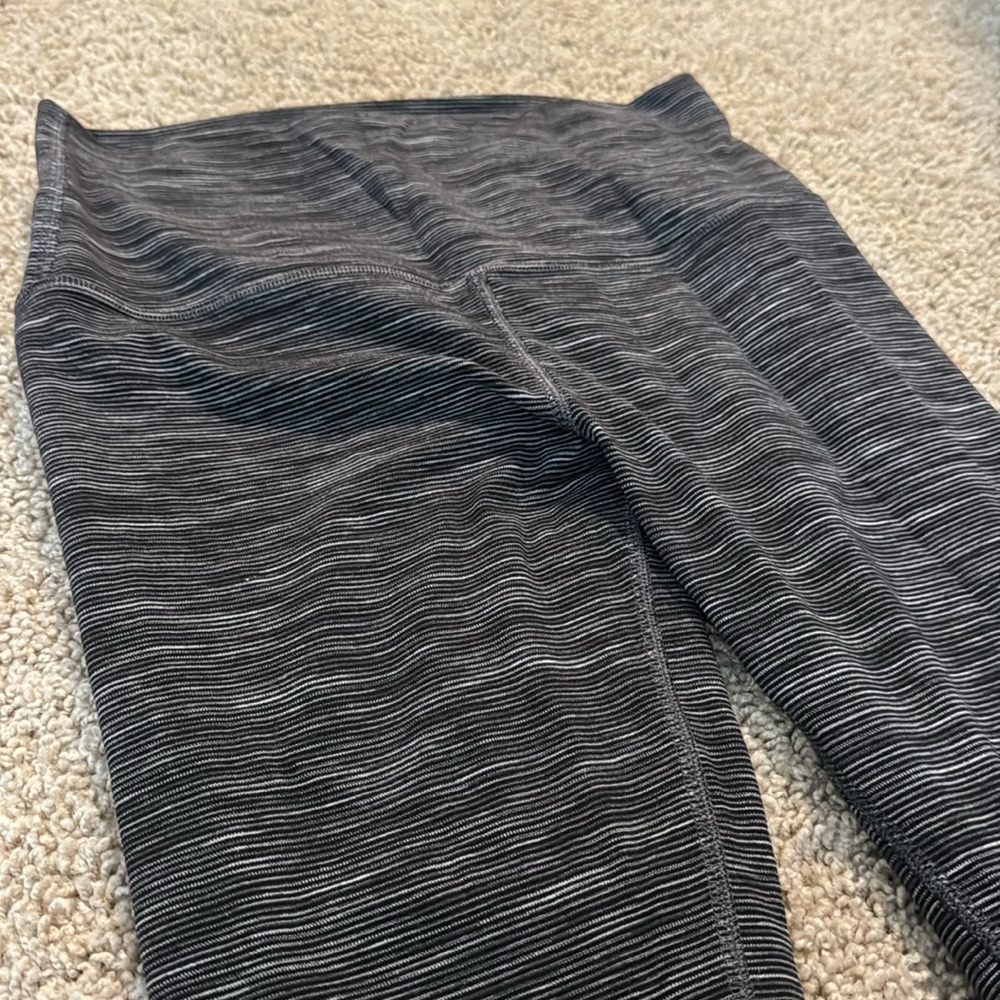 Lululemon Align never worn - Picture 2 of 5